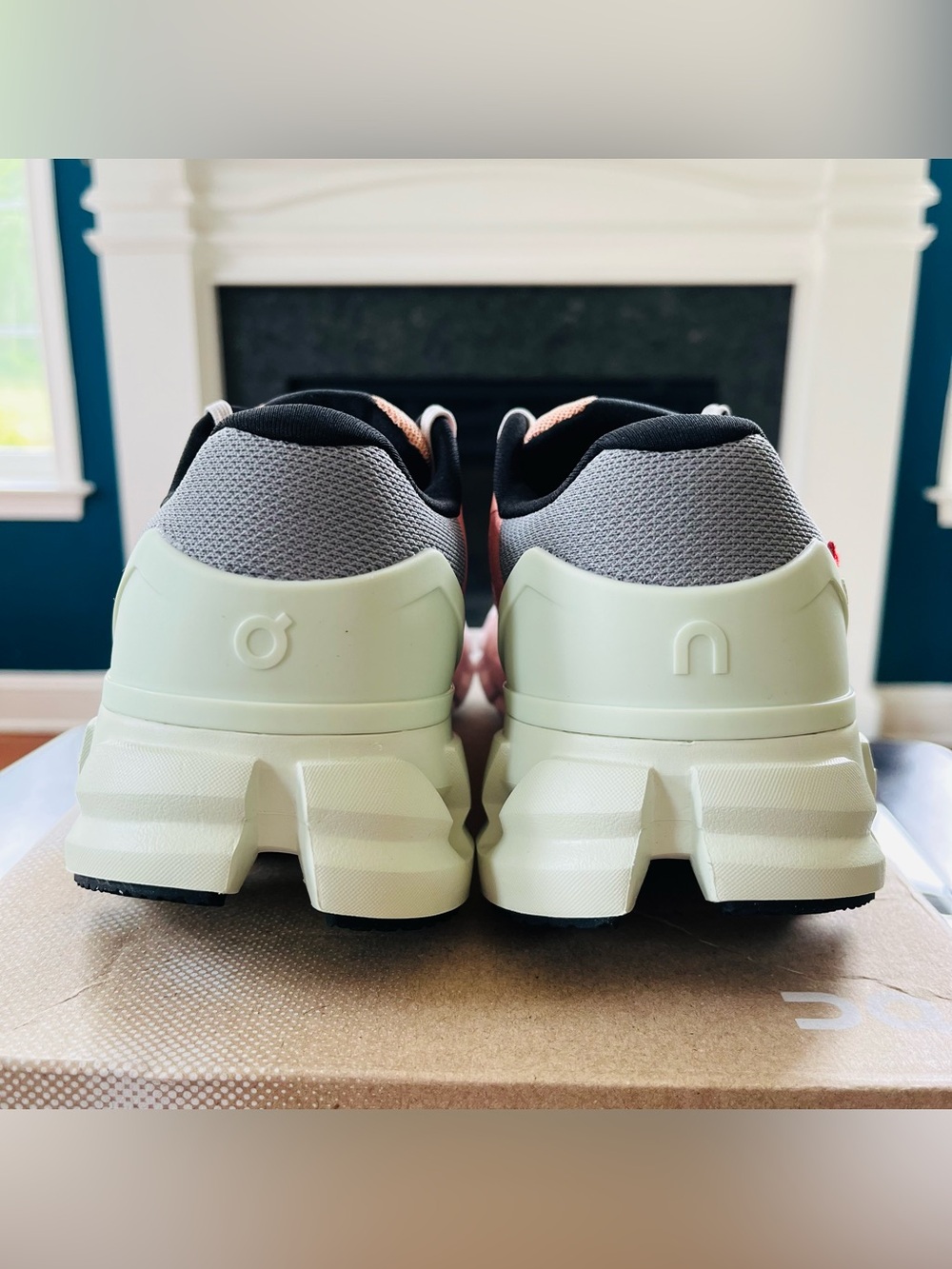 On Cloudflyer 4 Women's Sneakers Running Shoes Peach Aloe 71.98669 - Picture 5 of 6